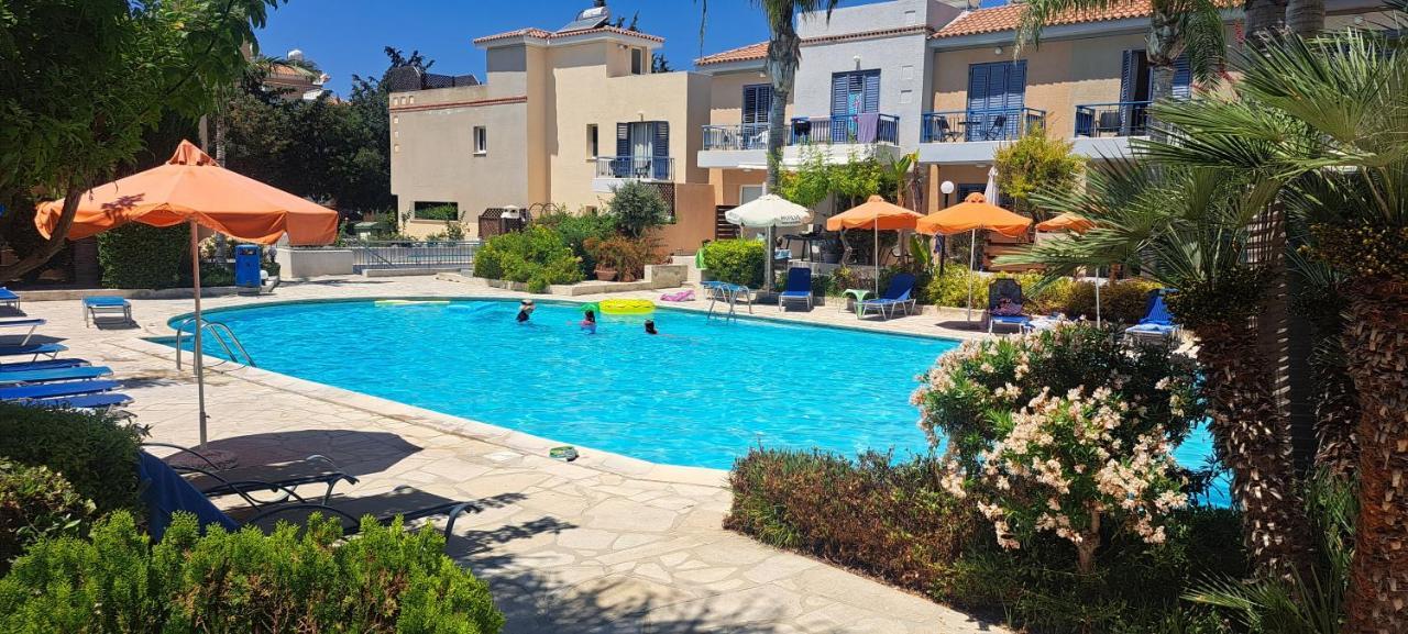 Zom Holiday Apartment Paphos Exterior photo