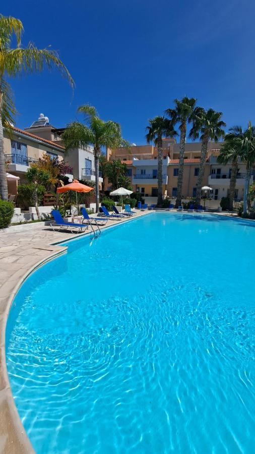 Zom Holiday Apartment Paphos Exterior photo